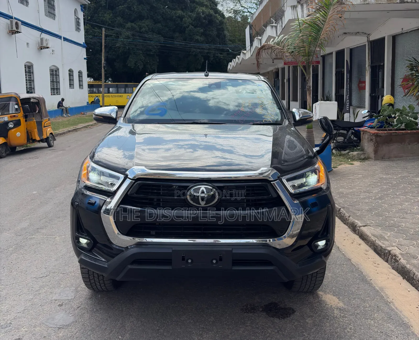 Toyota Hilux 2021 Black