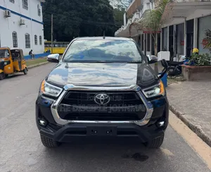 Toyota Hilux 2021 Black