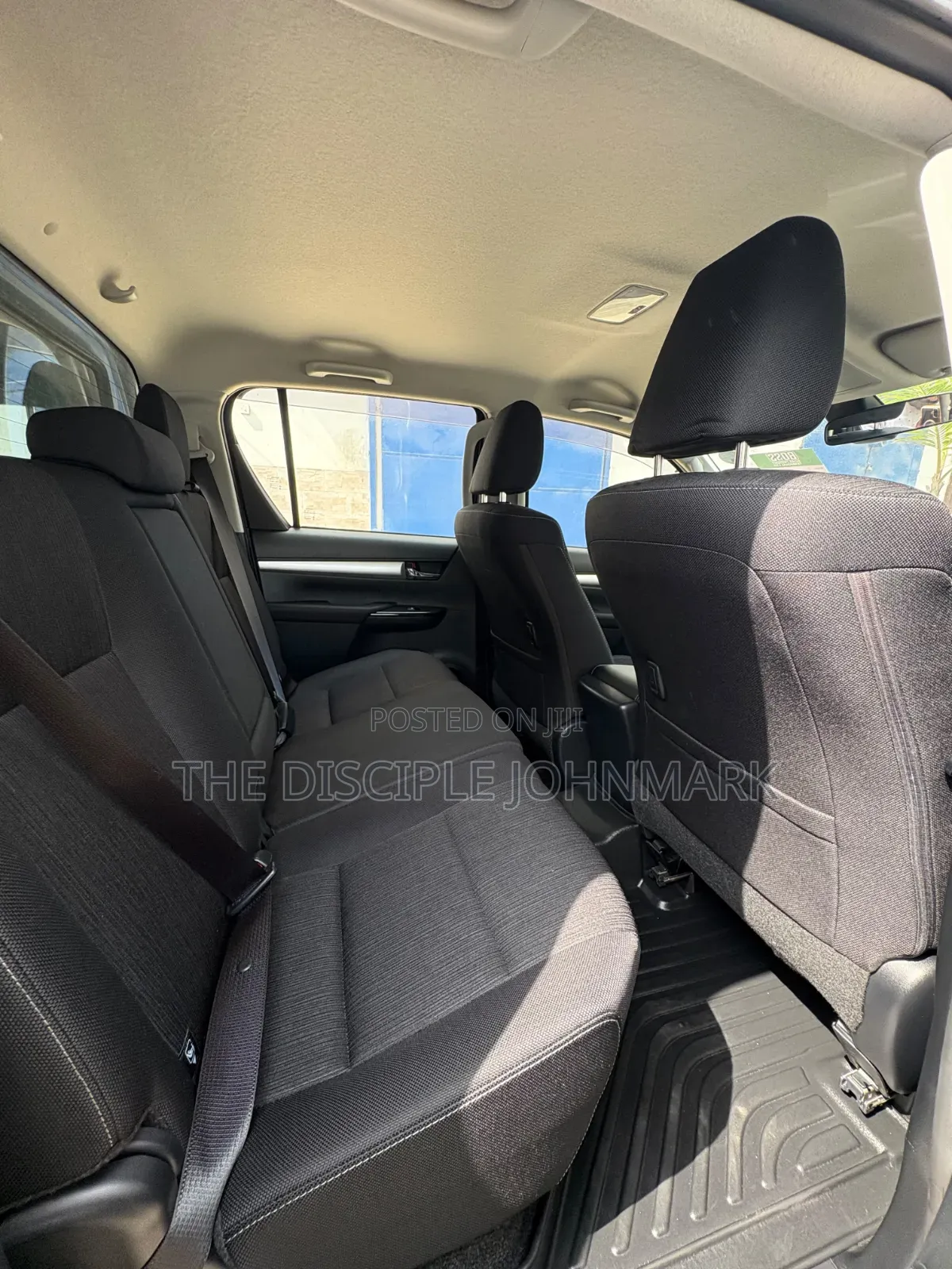 Toyota Hilux 2021 Black