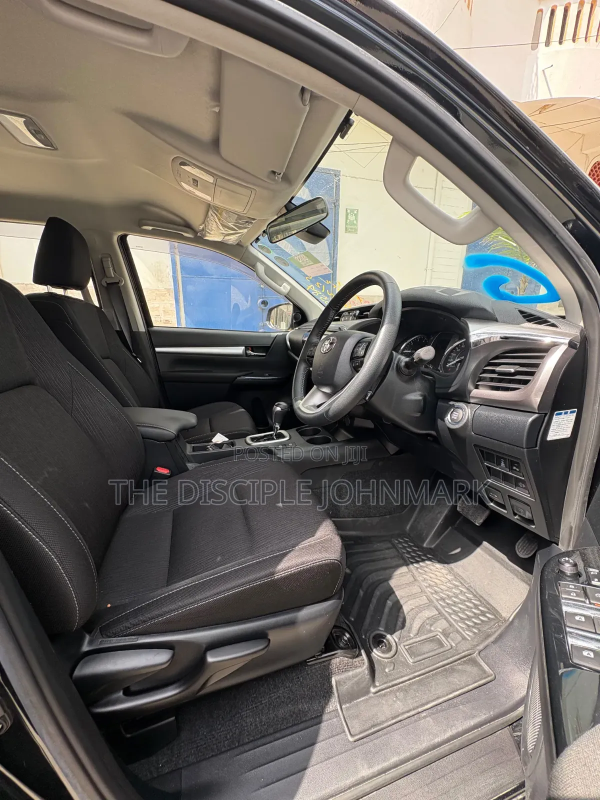 Toyota Hilux 2021 Black