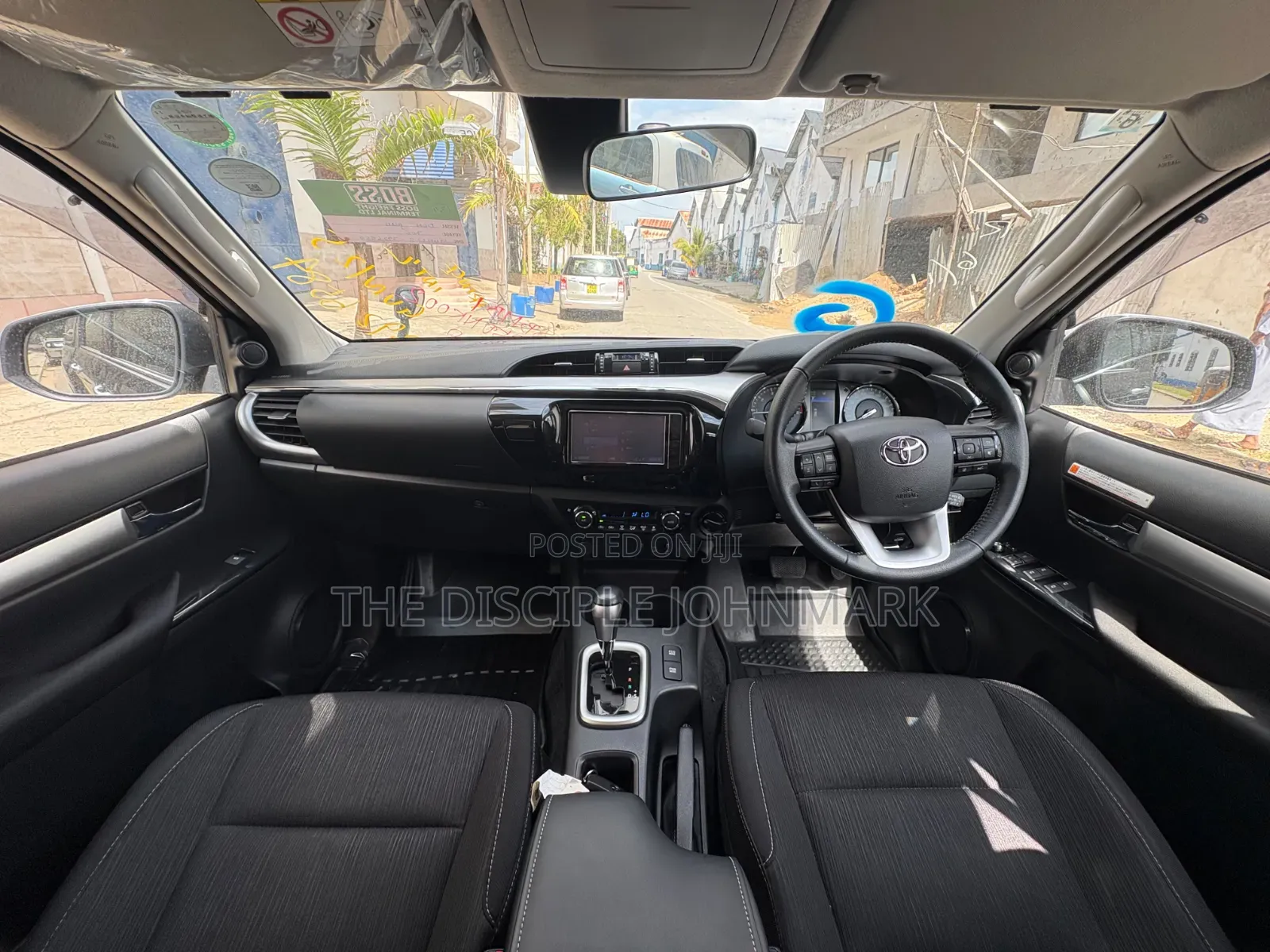 Toyota Hilux 2021 Black