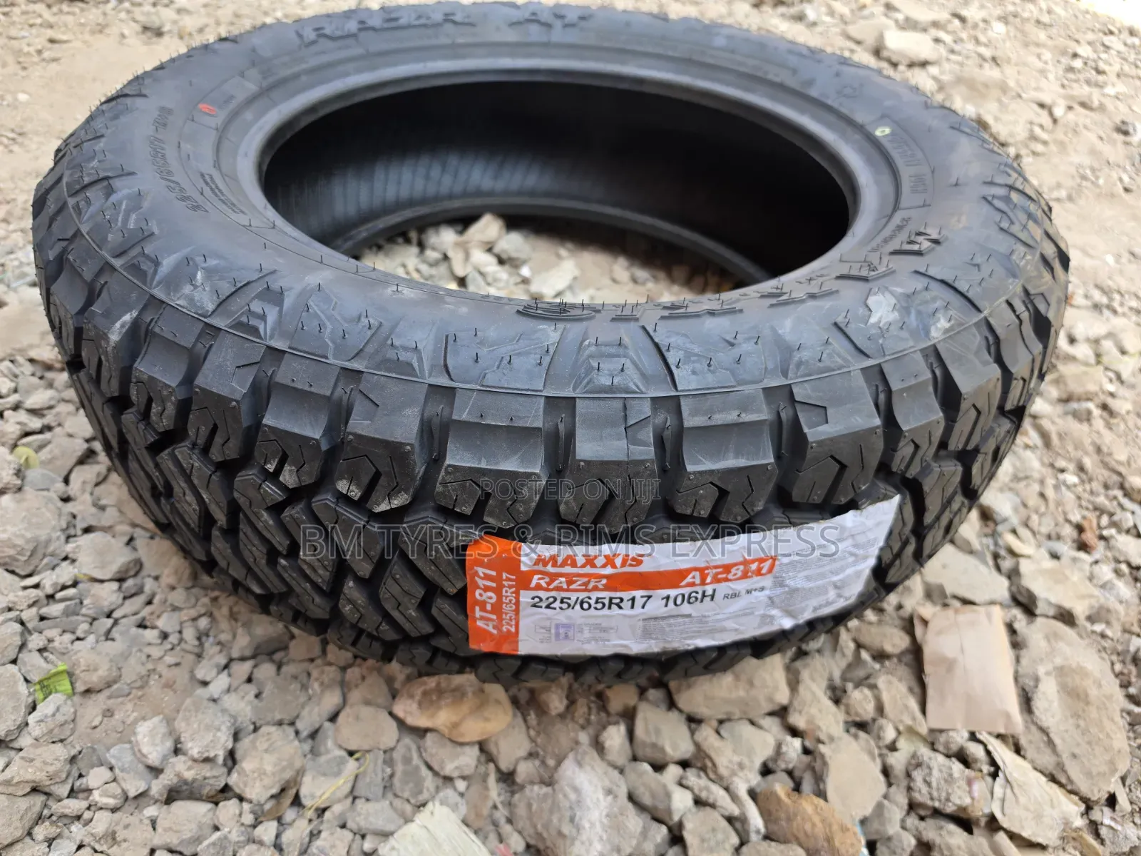 225 /65 R17 Maxxis TIRES (ALL TERRAIN) 811