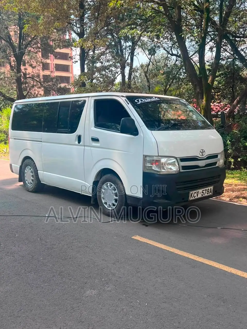 Toyota HiAce 2013 White
