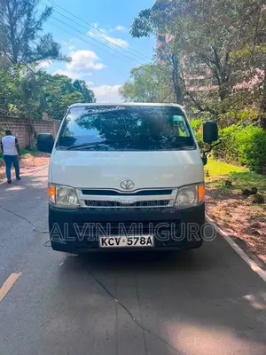 Toyota HiAce 2013 White