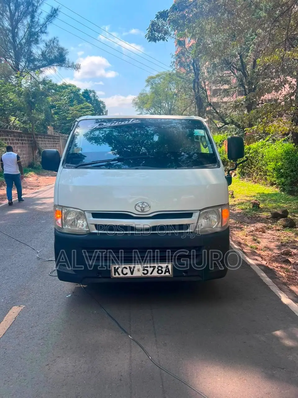 Toyota HiAce 2013 White
