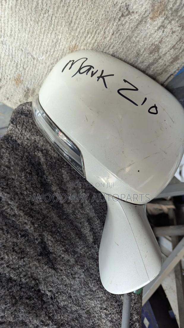 Toyota Mark Zio Sidemirror