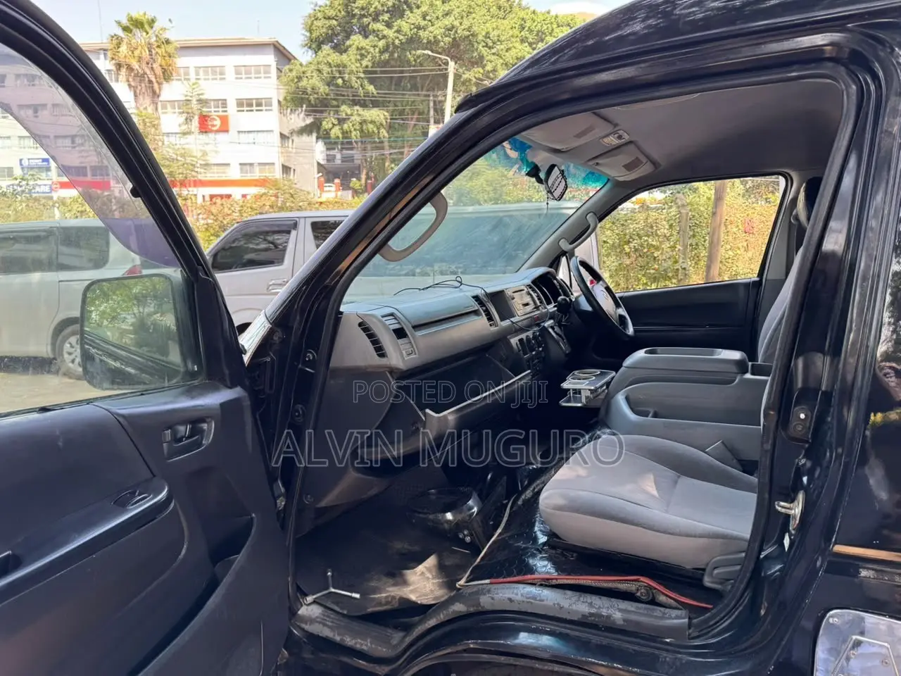 Toyota HiAce 2010 Black
