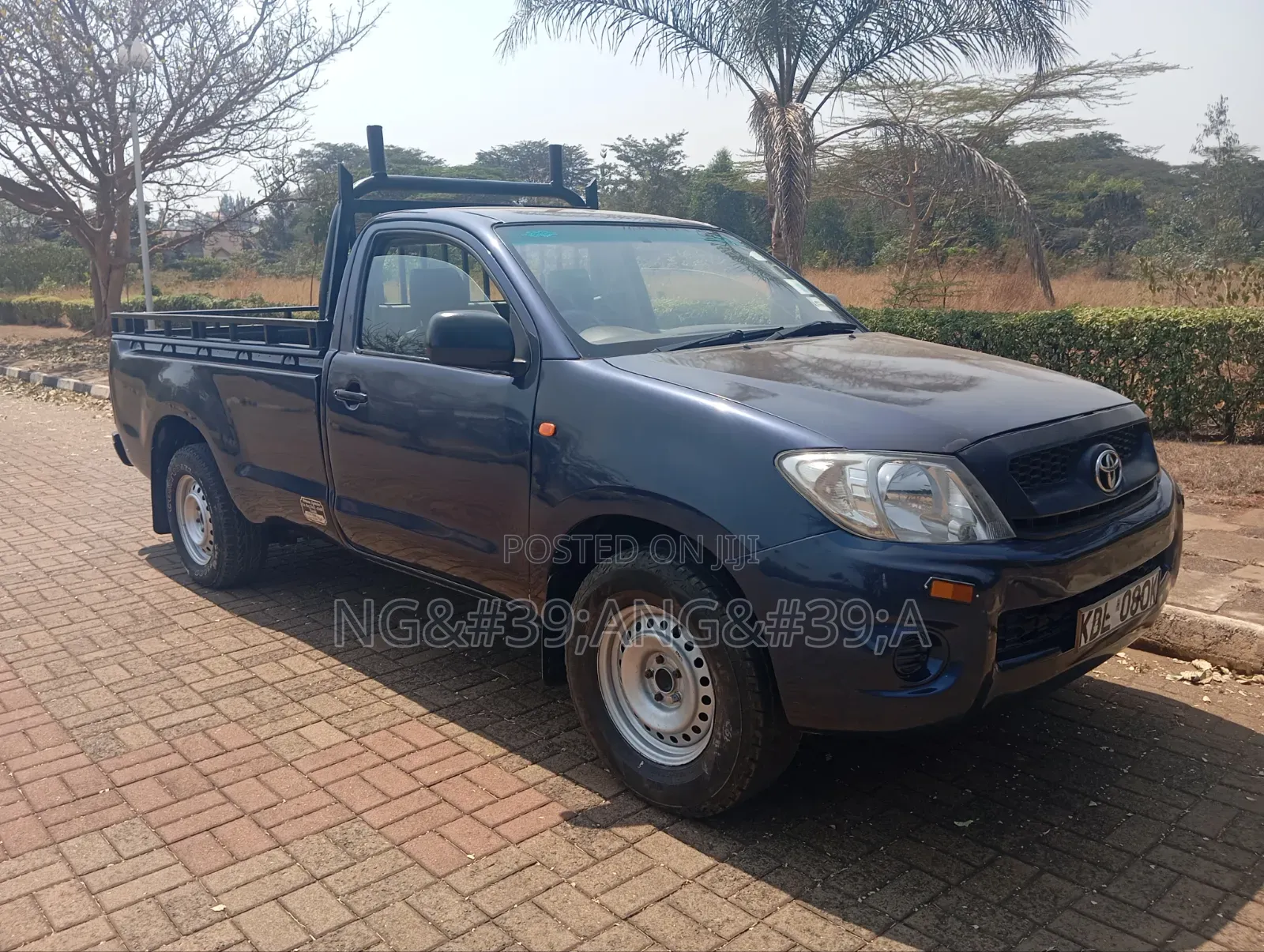 Toyota Hilux 2010 Blue