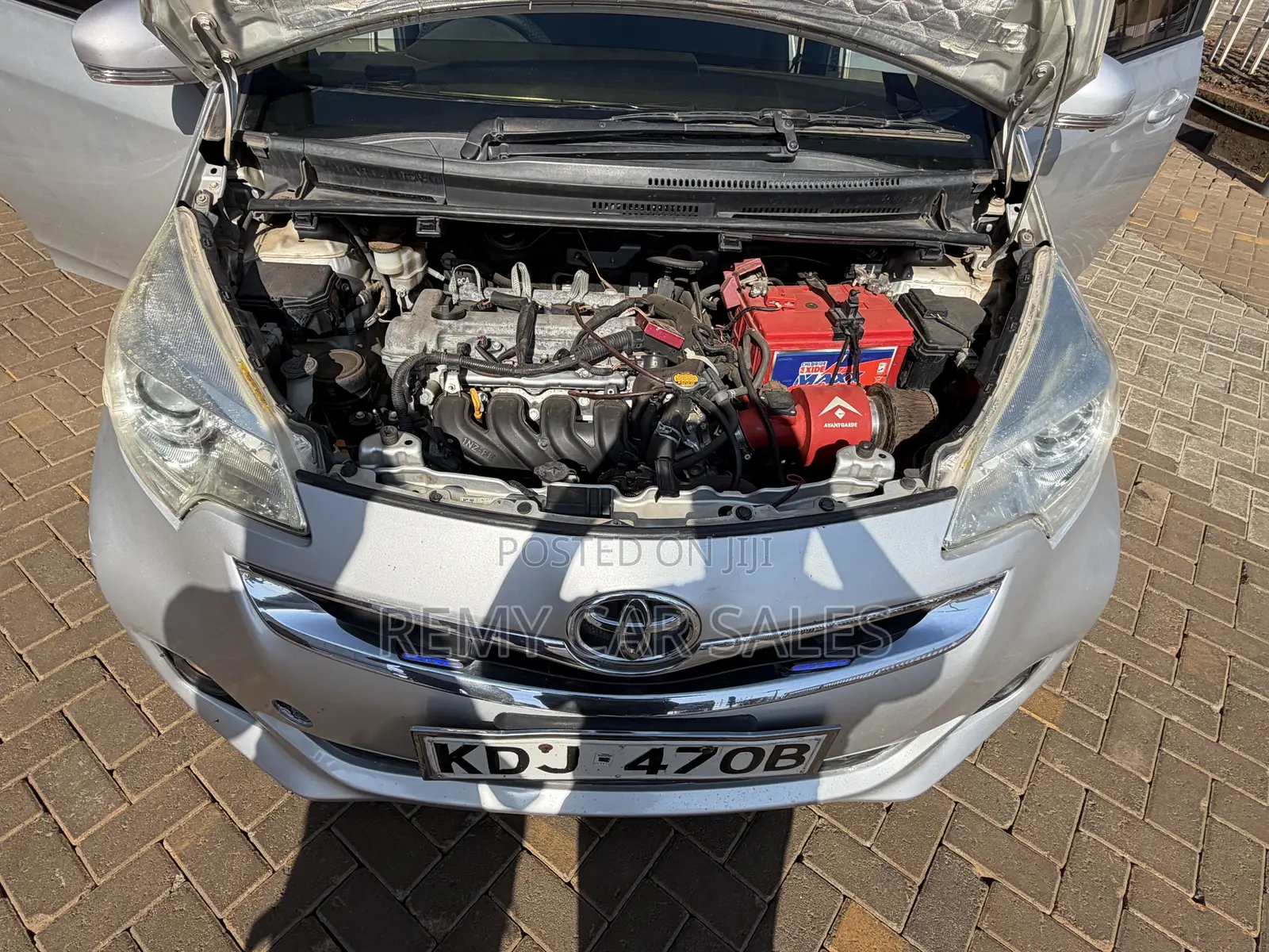Toyota Ractis 2015 Silver
