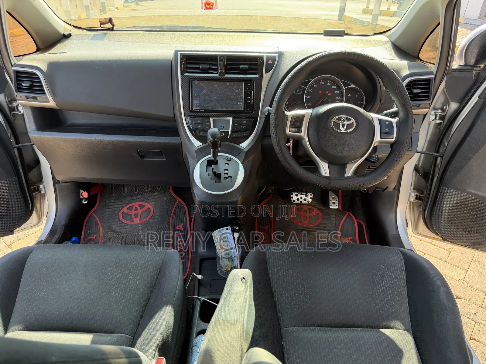 Toyota Ractis 2015 Silver