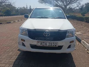 Toyota Hilux 2010 White