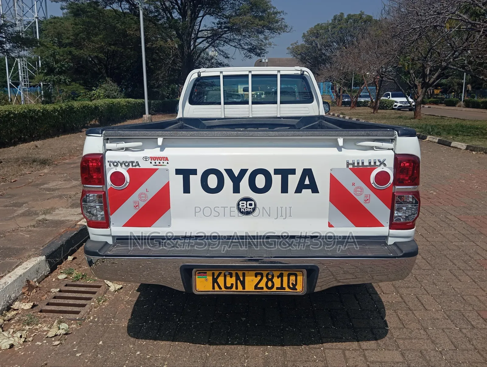 Toyota Hilux 2010 White