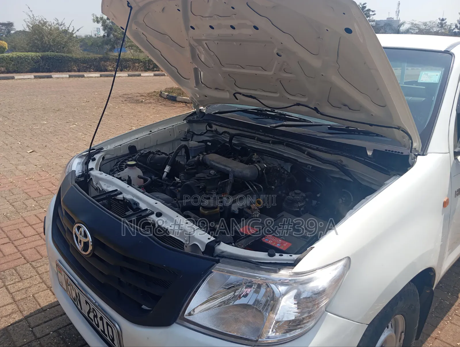 Toyota Hilux 2010 White