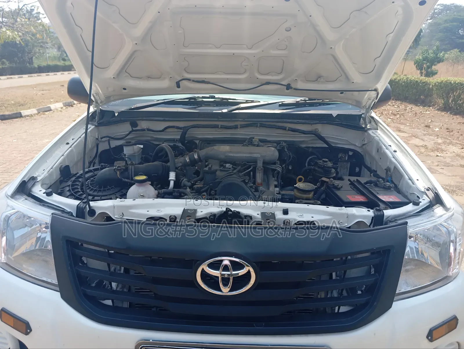 Toyota Hilux 2010 White