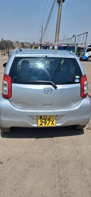 Toyota Passo 2015 Silver