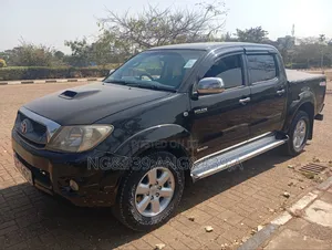Toyota Hilux 2011 Black