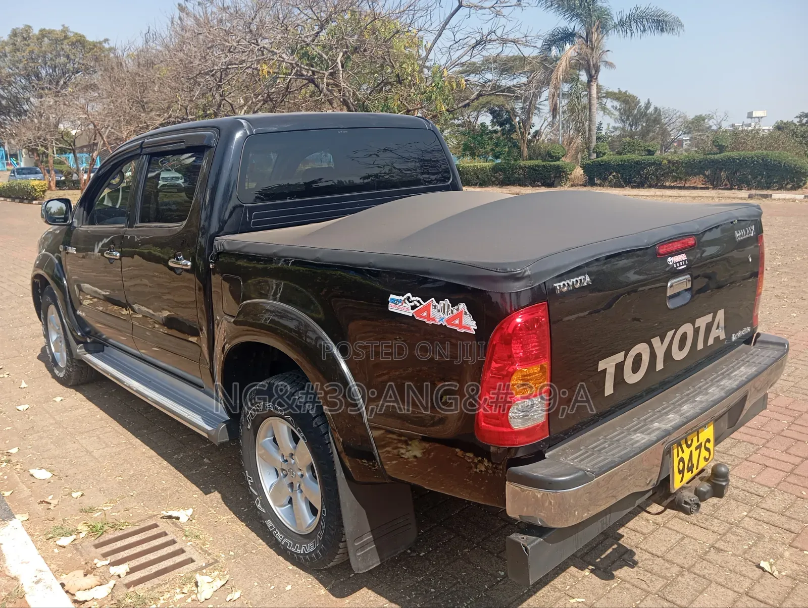 Toyota Hilux 2011 Black