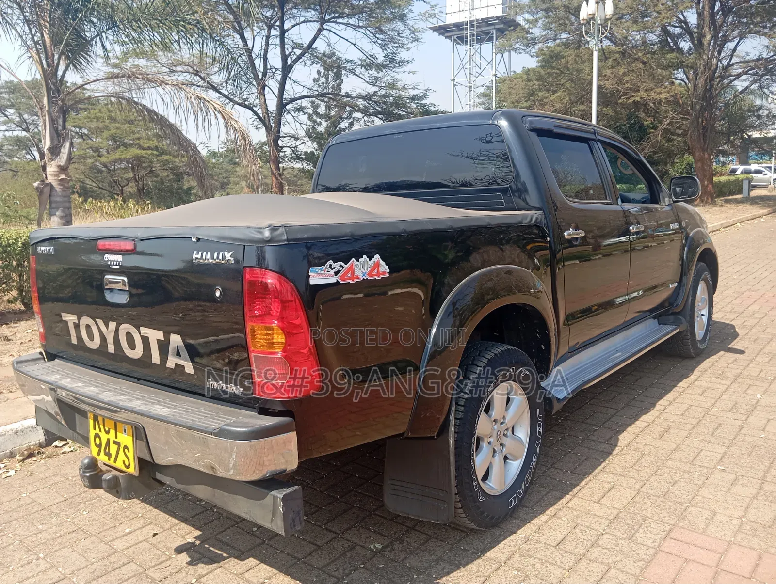 Toyota Hilux 2011 Black