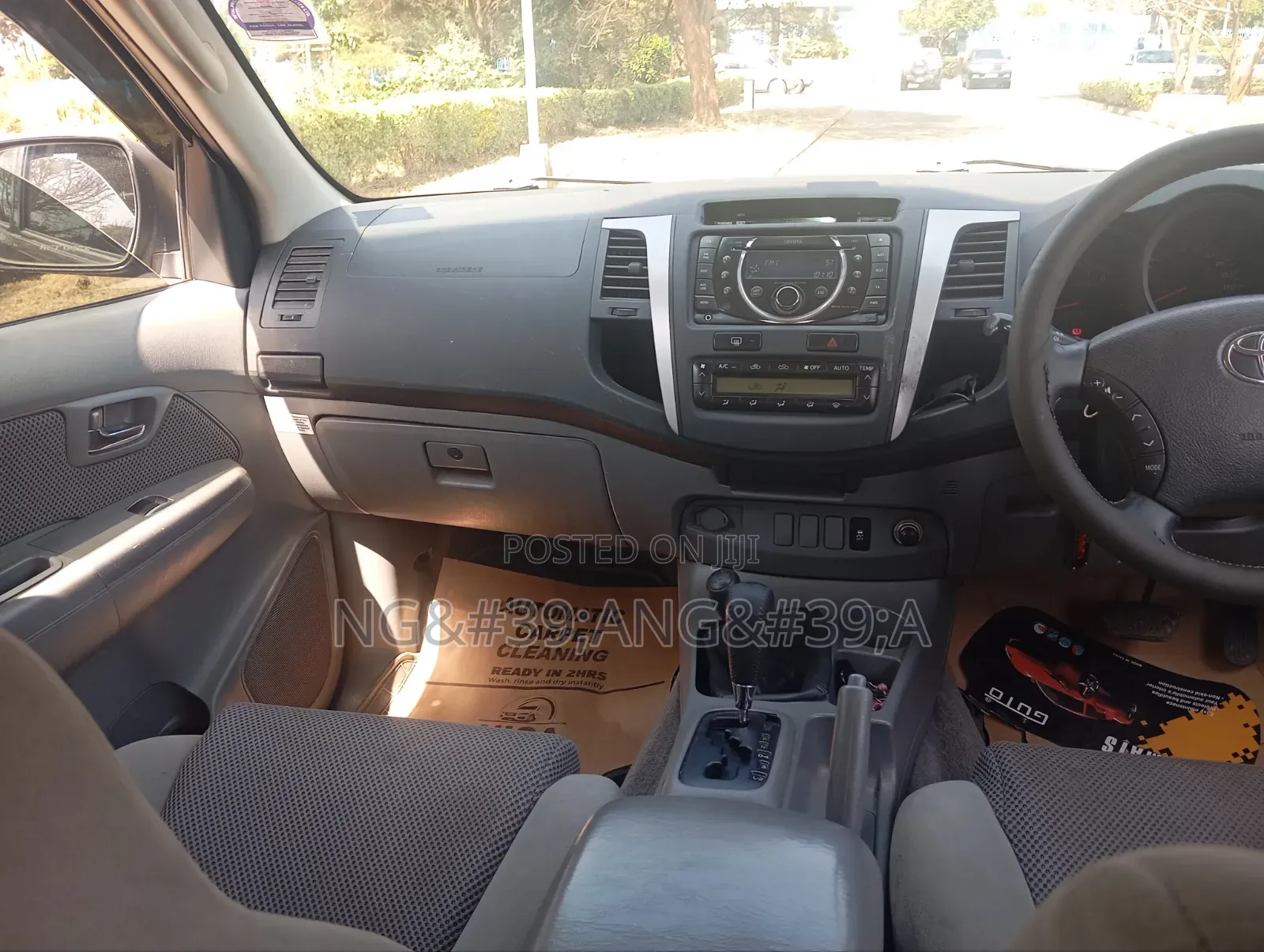 Toyota Hilux 2011 Black