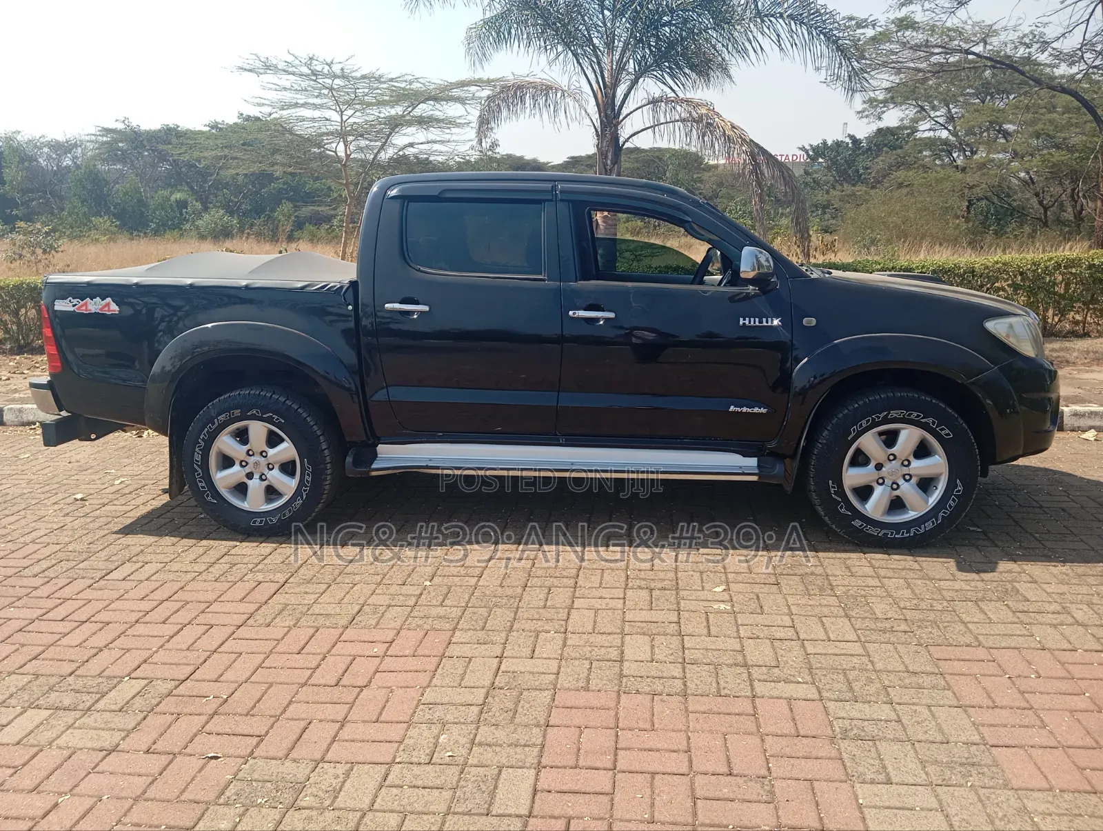 Toyota Hilux 2011 Black