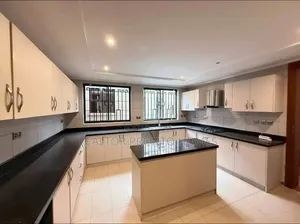 5bdrm Villa in Lavington, Maziwa for sale