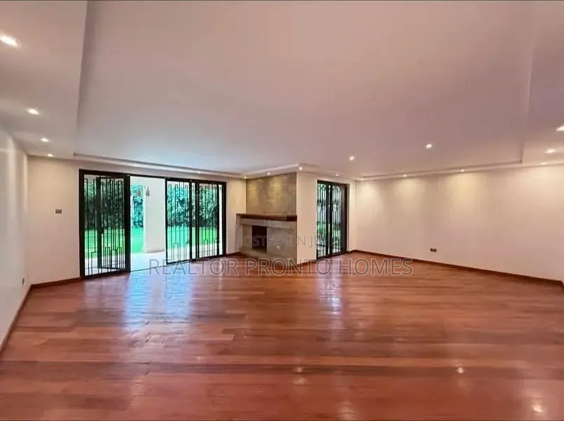 5bdrm Villa in Lavington, Maziwa for sale