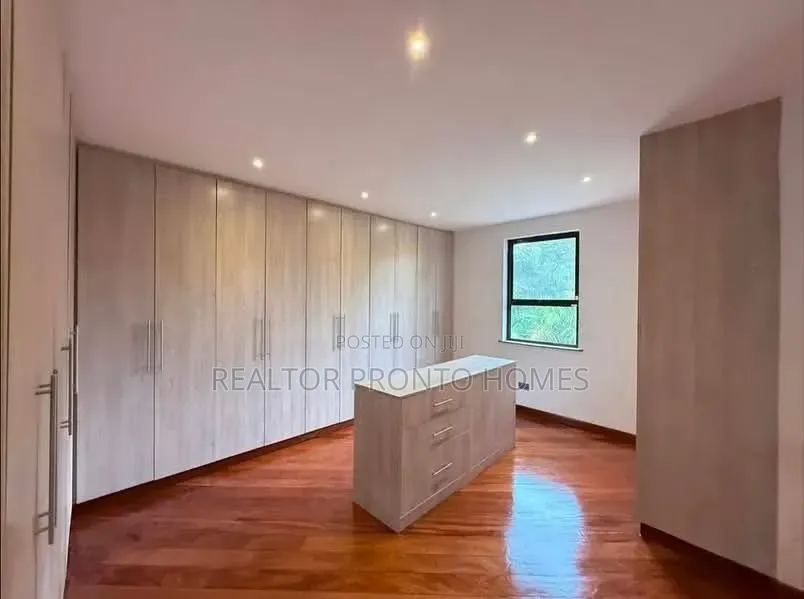 5bdrm Villa in Lavington, Maziwa for sale