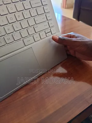 Laptop HP Pavilion x360 8GB Intel Core i5 SSD 512GB