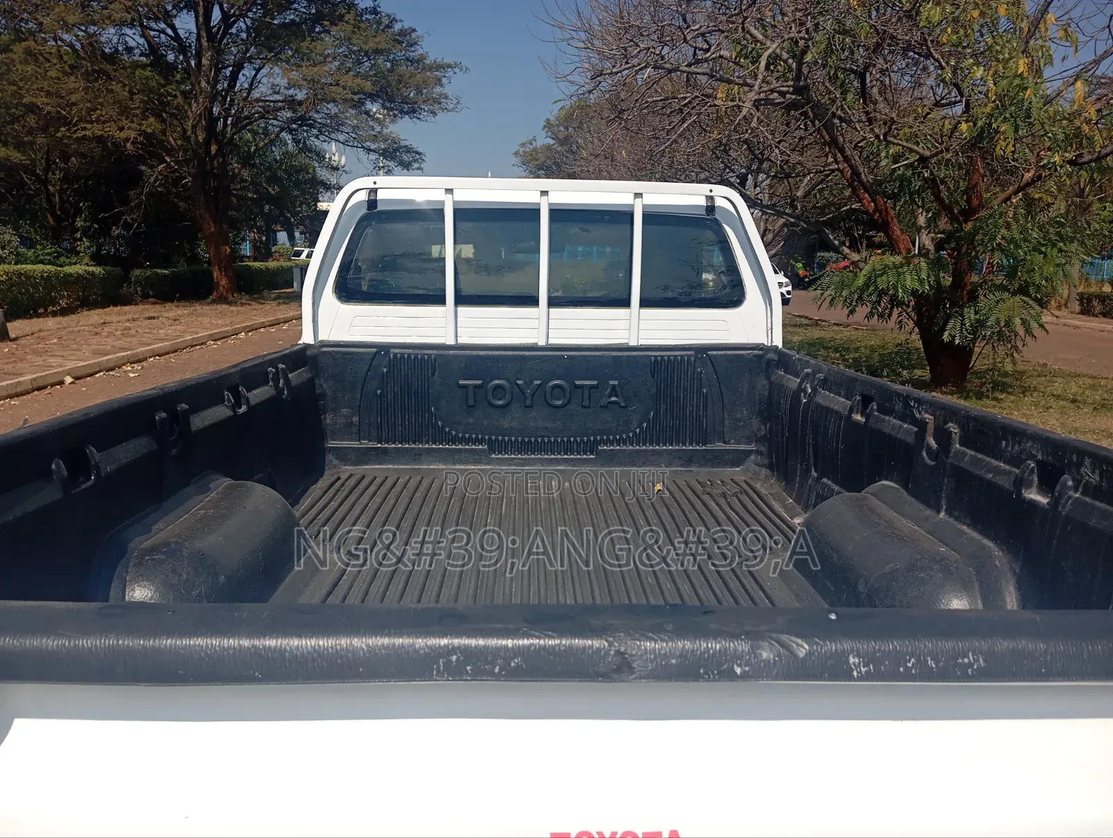 Toyota Hilux 2008 White