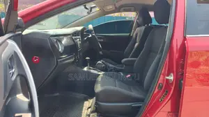 Toyota Auris 2012 Red