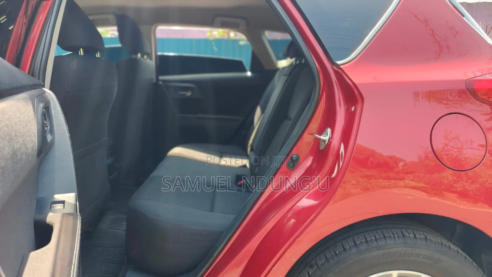 Toyota Auris 2012 Red