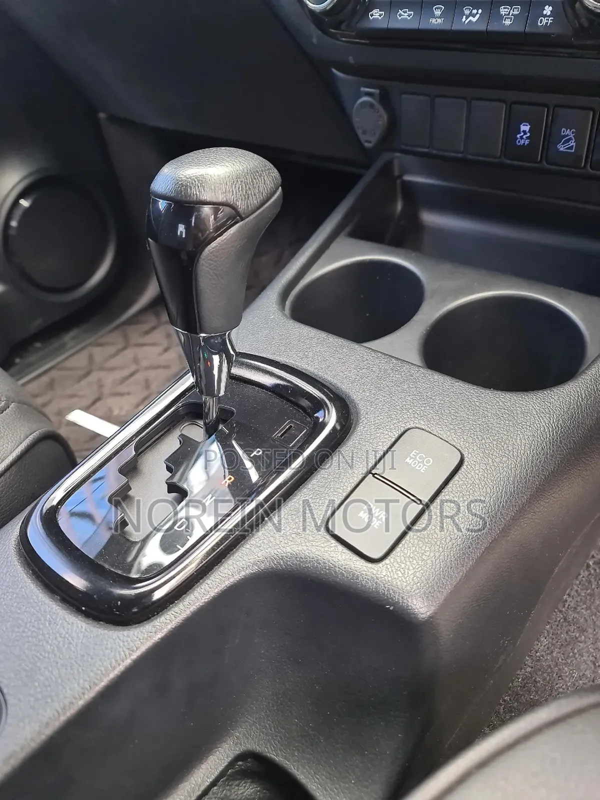 Toyota Hilux 2019 Gray