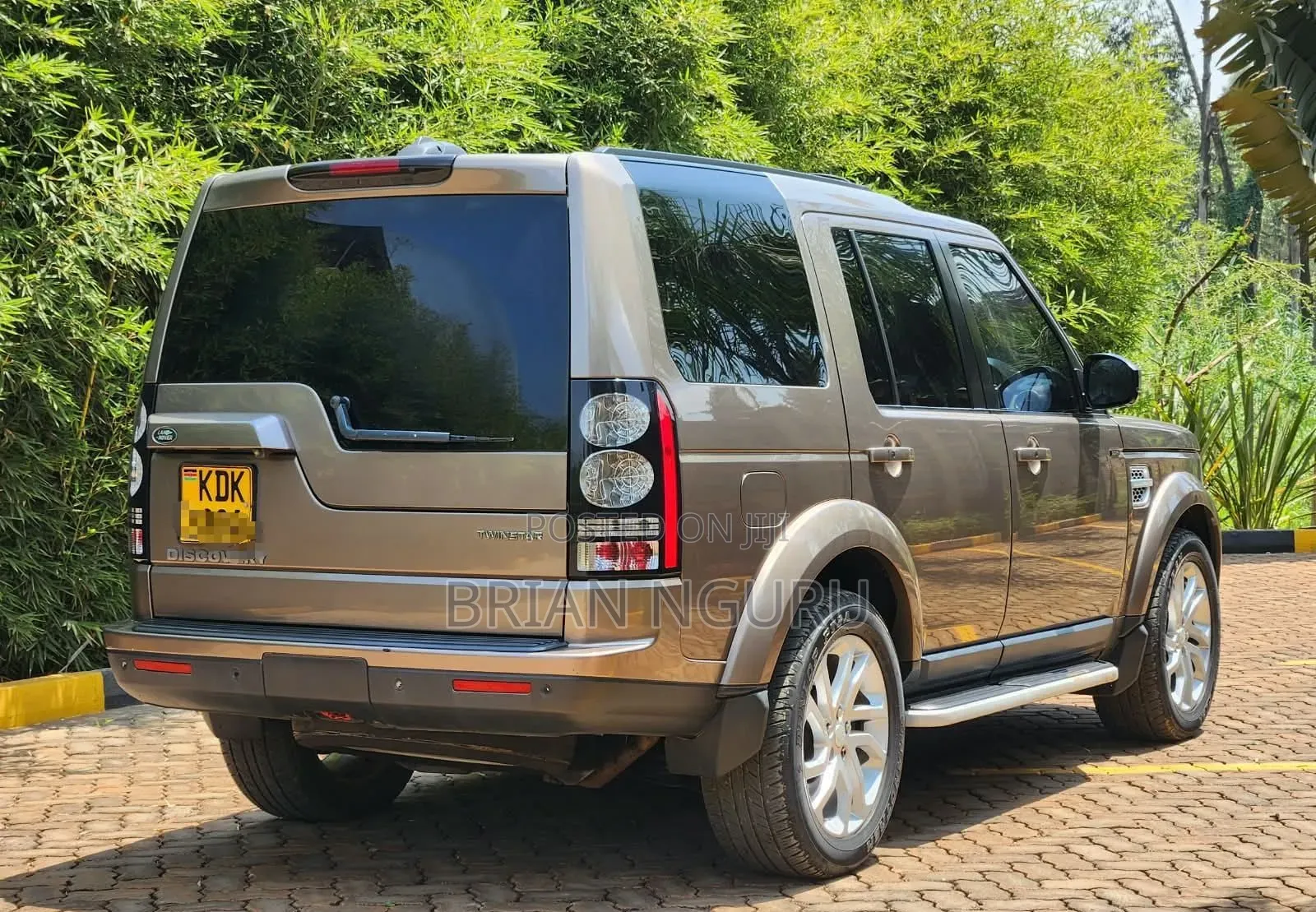 Land Rover Discovery 2015 Brown