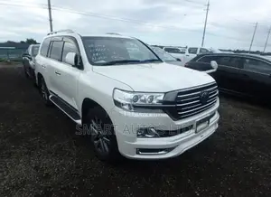 Toyota Land Cruiser 4.6 V8 ZX 2018 Pearl