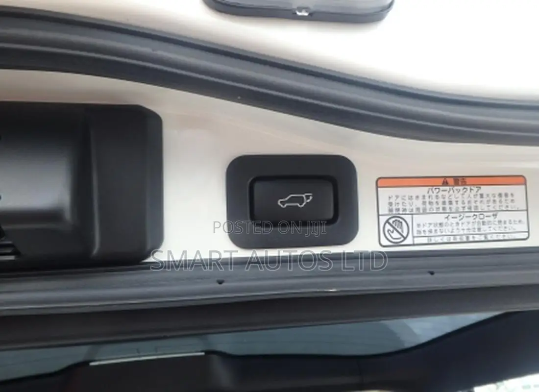 Toyota Land Cruiser 4.6 V8 ZX 2018 Pearl