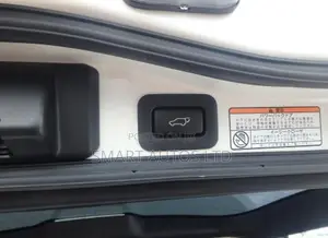 Toyota Land Cruiser 4.6 V8 ZX 2018 Pearl