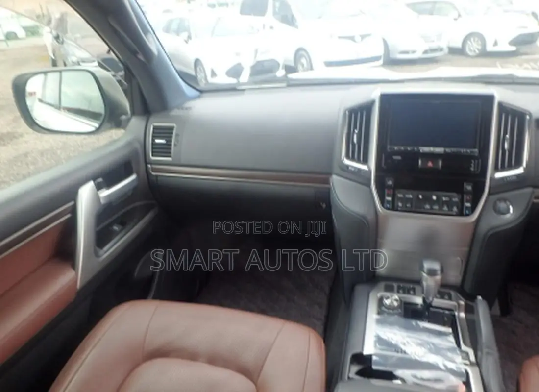 Toyota Land Cruiser 4.6 V8 ZX 2018 Pearl