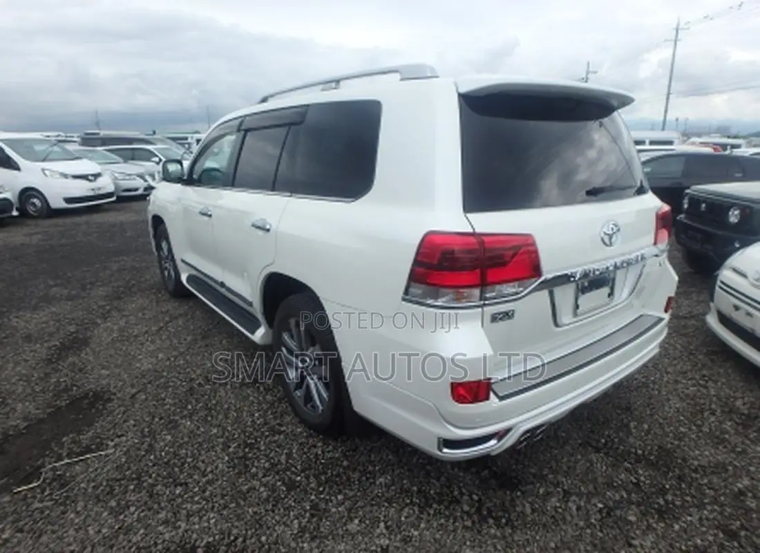 Toyota Land Cruiser 4.6 V8 ZX 2018 Pearl