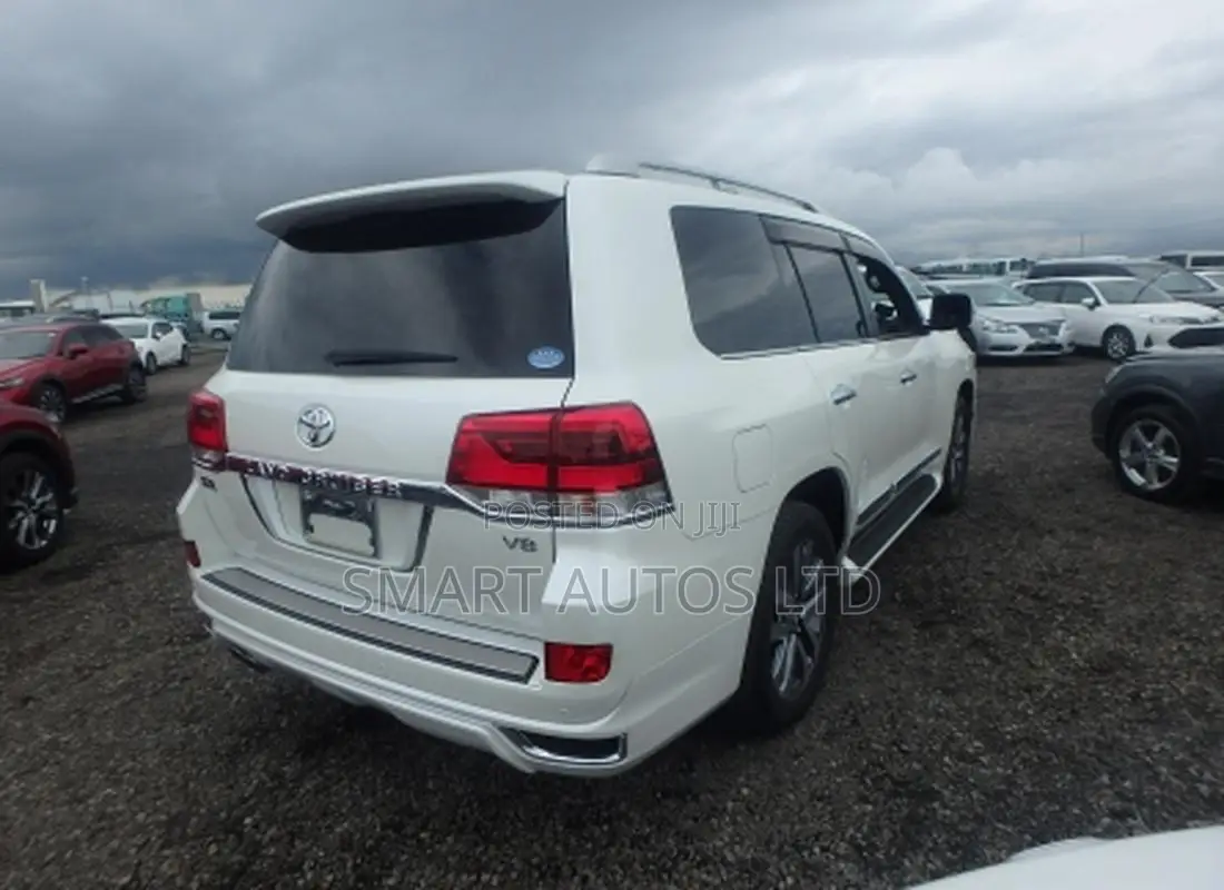 Toyota Land Cruiser 4.6 V8 ZX 2018 Pearl