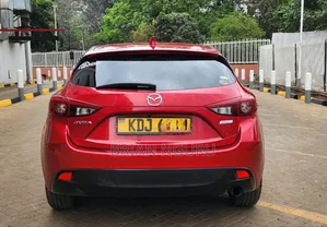 Mazda Axela 2015 Red