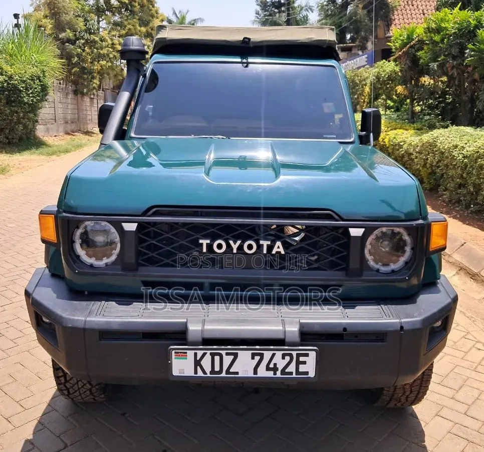 Toyota Land Cruiser 2014 Teal