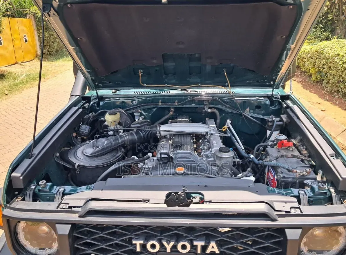 Toyota Land Cruiser 2014 Teal