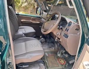 Toyota Land Cruiser 2014 Teal