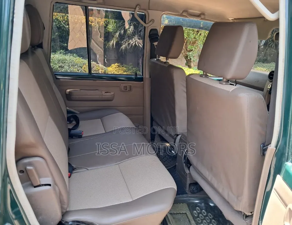 Toyota Land Cruiser 2014 Teal