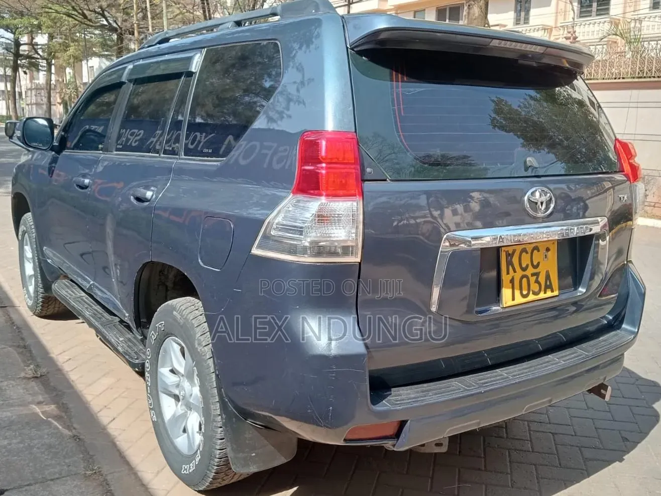 Toyota Land Cruiser Prado 2011