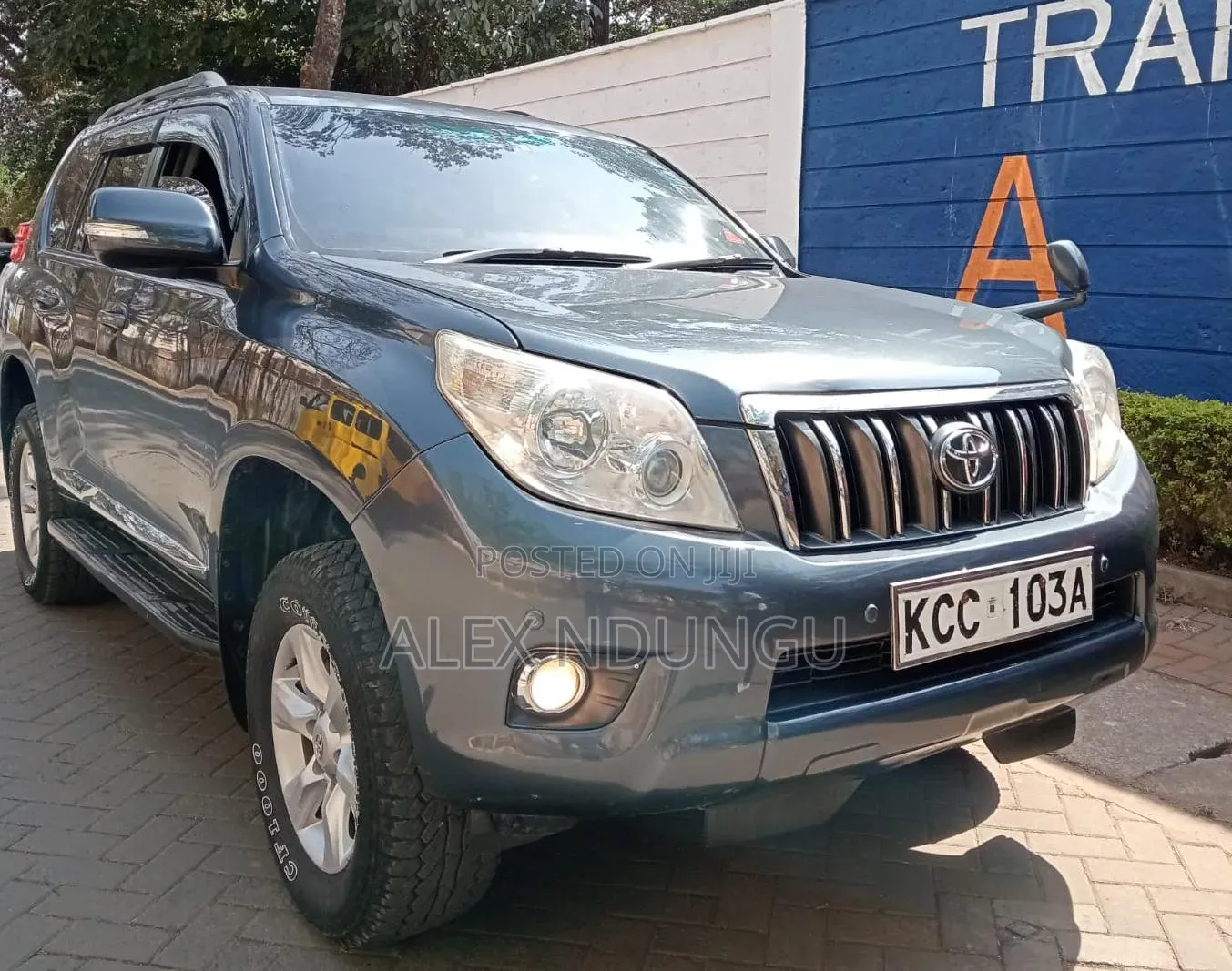Toyota Land Cruiser Prado 2011