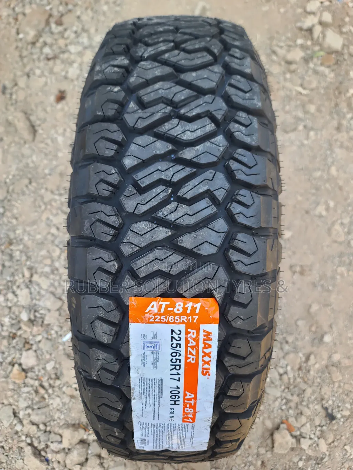 225 /65 R17 Maxxis Tyres 106h a/T-811 Razr All-Terrain