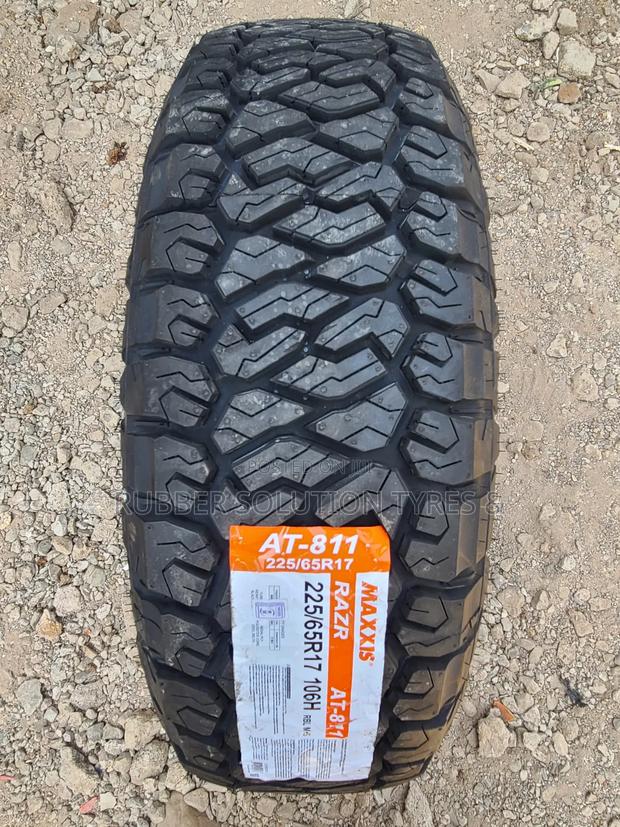 225 /65 R17 Maxxis Tyres 106h a/T-811 Razr All-Terrain