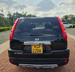 Nissan X-Trail 2.0 Petrol XE 2010 Black