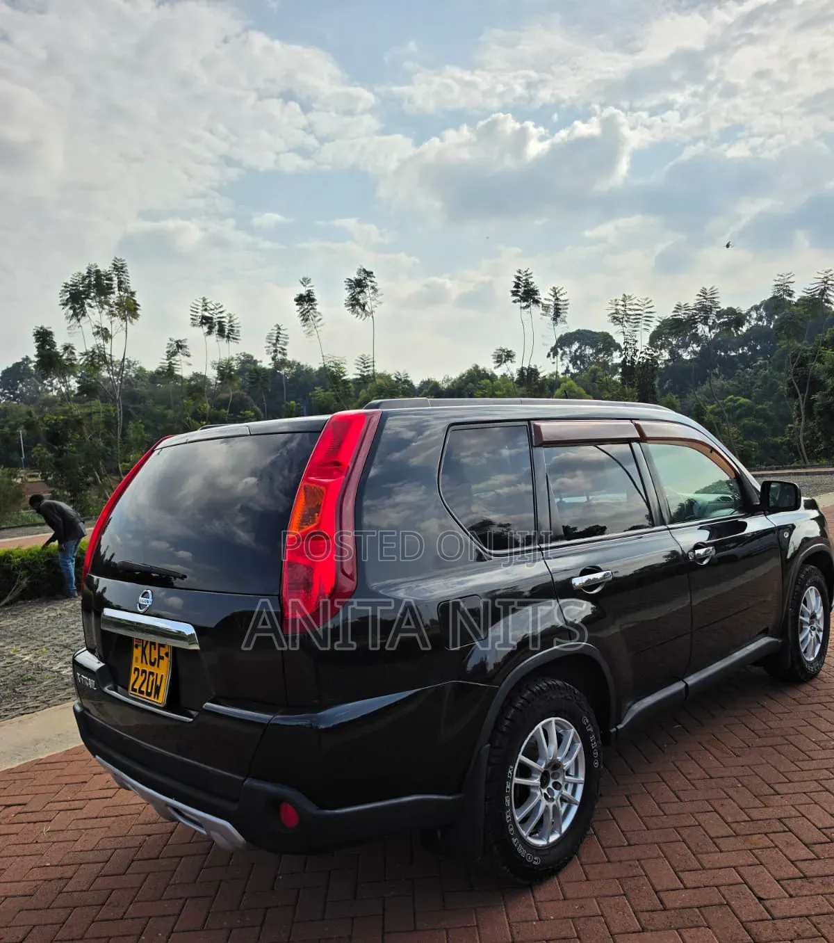 Nissan X-Trail 2.0 Petrol XE 2010 Black